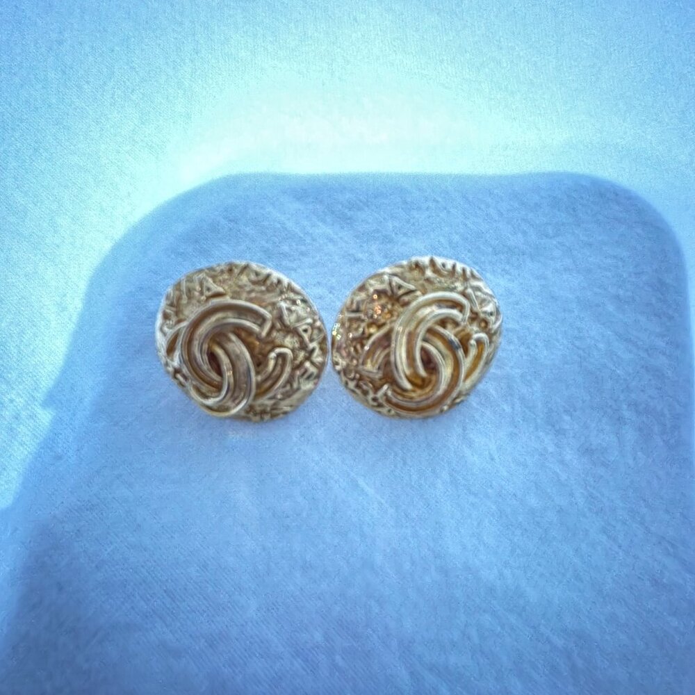 Chanel Earrings - Picture 3 of 4